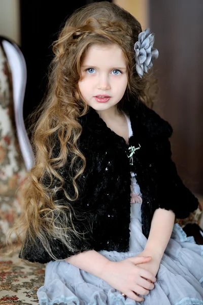 Portrait of a beautiful little girl — Stock Photo, Image