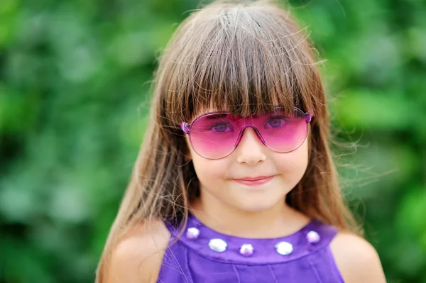 Portrait of a beautiful little girl — Stock Photo, Image