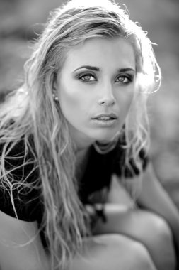 güzel, genç, çekici bir kadın portresi