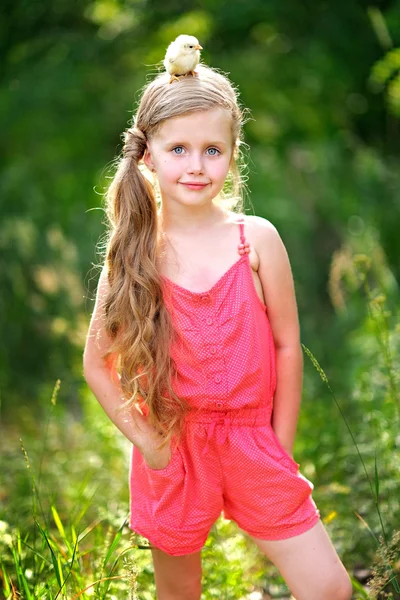 Portrait of little girl outdoors in summer — Stock Photo, Image