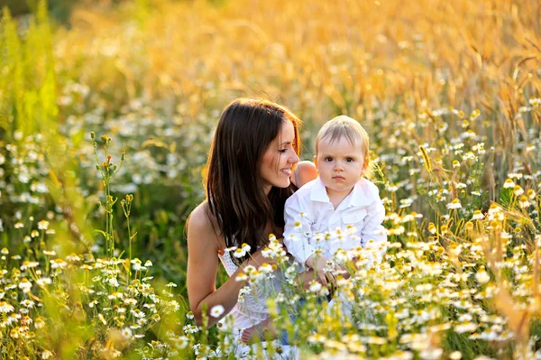 Portrait of mother and son in nature — Stock Photo, Image