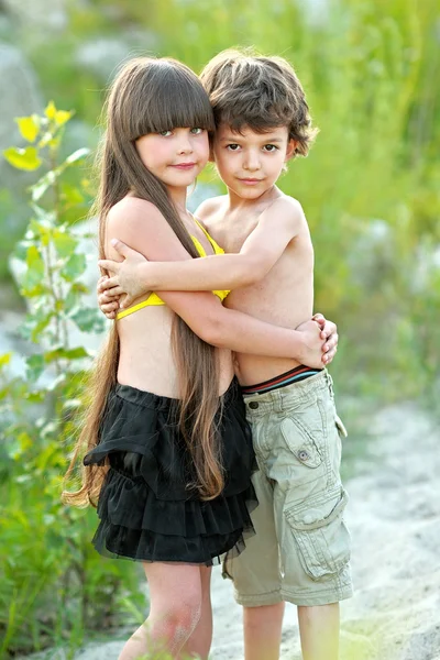 Portrait d'enfants sur la plage en été — Photo