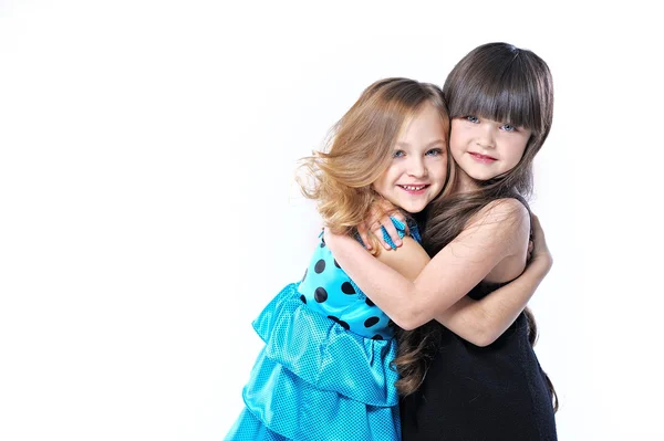 Portret dwa piękne młode dziewczyny w studio — Zdjęcie stockowe