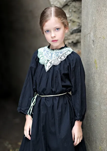 Retrato de uma menina em estilo vintage — Fotografia de Stock