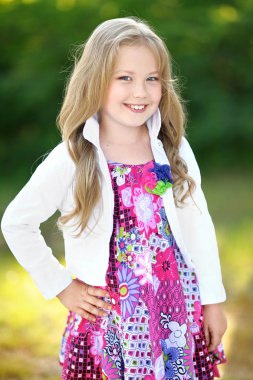 güzel bir moda portre küçük kız