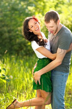 Birbirine aşık güzel bir çiftin portresi.