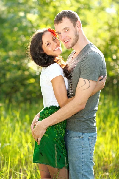 Retrato de um belo casal apaixonado — Fotografia de Stock