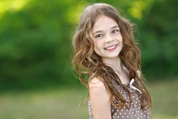 Portrait of a beautiful little girl — Stock Photo, Image