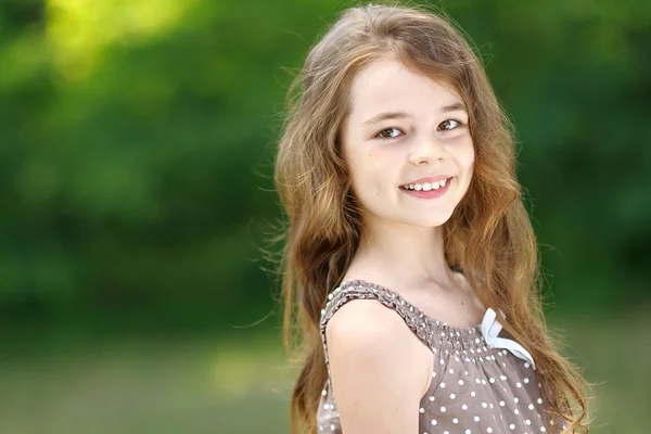 Portrait of a beautiful little girl — Stock Photo, Image