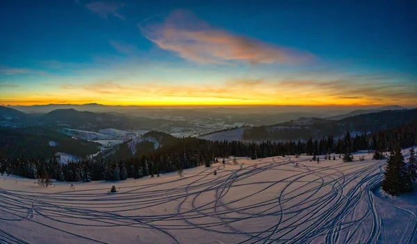 Luftaufnahme der mystischen Landschaft eines Winters — Stockfoto