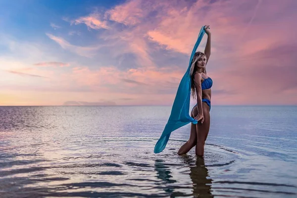 Slender Tanned Girl Wet Tousled Hair Gentle Blue Swimsuit Bright — Stock Photo, Image