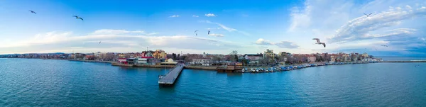 มมองของนกพาโนรามาเหน อเม องร สอร ทโบราณเล ของ Pomorie านหล งเล โรปโบราณและเง — ภาพถ่ายสต็อก