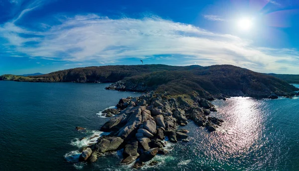 Panorama Wild Stone Sandy Beach Dark Wet Sea Sand Large — Stockfoto