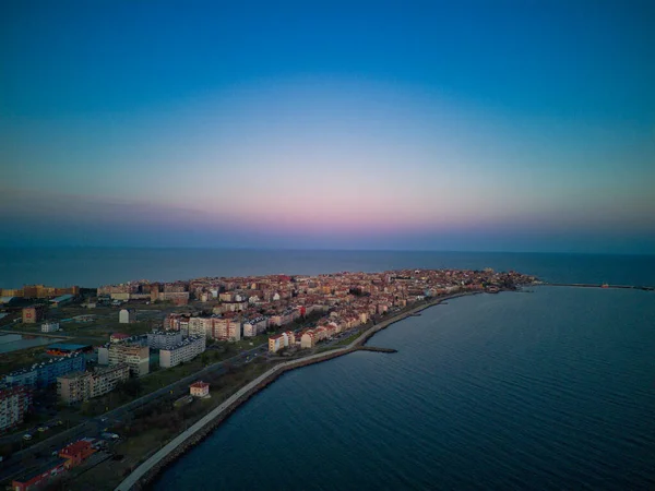 Bulgaristan Açık Bir Günde Deniz Yayı Turkuvazı Ile Yıkanan Eski — Stok fotoğraf
