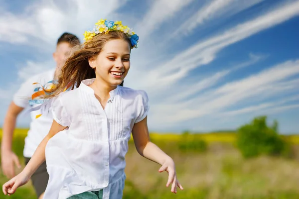 Cheerful Energetic Family Teenagers Older Big Brother Younger Laughing Sister — Stock Photo, Image