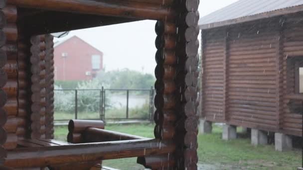 Lluvia Increíblemente Fuerte Viento Rápido Duro Estropean Clima Cálido Soleado — Vídeo de stock