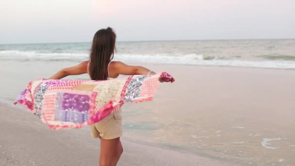 Una Gorda Chica Pelo Oscuro Piel Oscura Con Camiseta Verano — Vídeos de Stock