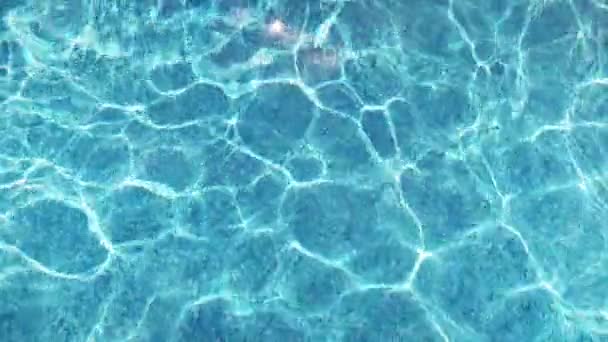 Clear Clear Cool Water Large Deep Blue Pool Glistens Reflects — Video Stock