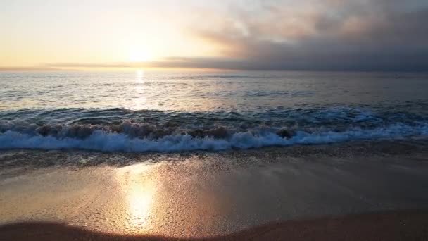 Calm Blue Boundless Black Sea Cool Water Reflecting Light Sandy — Vídeo de Stock