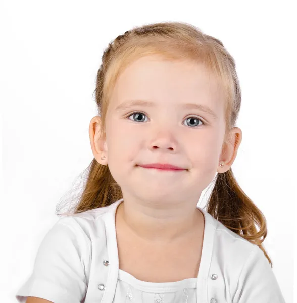 Портрет милої усміхненої маленької дівчинки — стокове фото
