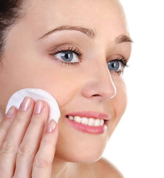 Skincare attraente ragazza applicazione faccia pack — Foto Stock