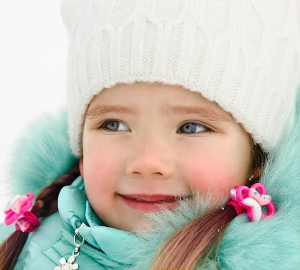 Portrait of beautiful little girl in winter day — Stock Photo, Image