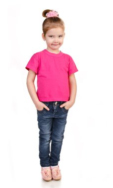 kot pantolon ve t-shirt izole, sevimli küçük kız