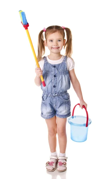Niedliches kleines Mädchen mit Wischmopp und Eimer ist bereit, isoliert zu reinigen — Stockfoto