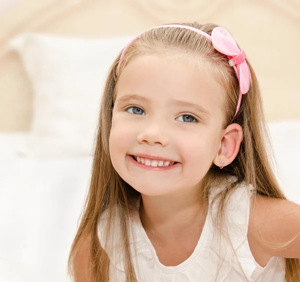 Portrait of happy cute little girl — Stock Photo, Image