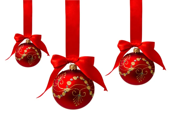 Rød jul bolde med bånd isoleret på en hvid - Stock-foto
