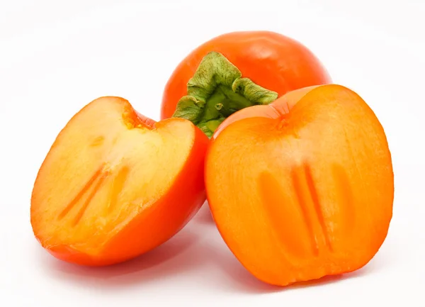 白で隔離されるオレンジ熟した柿 — ストック写真