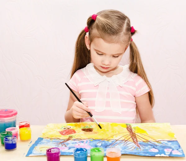 Lindo dibujo de niña con pintura y pincel — Foto de Stock