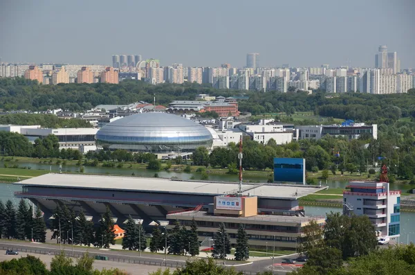 Olympic rowing channel and "Sports Palace" Dinamo "," in Krylatskoye. — Stock Photo, Image