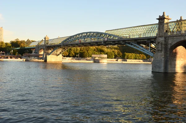 Vue du pont Andrew sur la rivière Moscou . — Photo