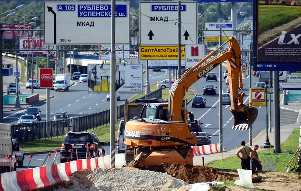 Rekonstrukció és bővítése a rublevsky autópálya. Jogdíjmentes Stock Fotók