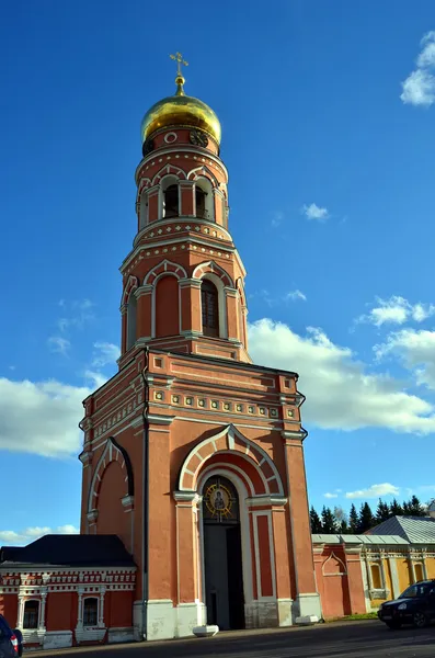 "Ascensão do deserto de David "- um mosteiro funcional na região de Moscou. Porta torre . — Fotografia de Stock