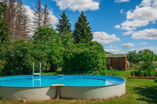 Piscina e gazebo — Foto Stock