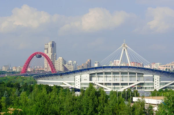 Moskovskoy Sports Palace in Krylatskoye and views of the  Scenic Bridge — Stock Photo, Image