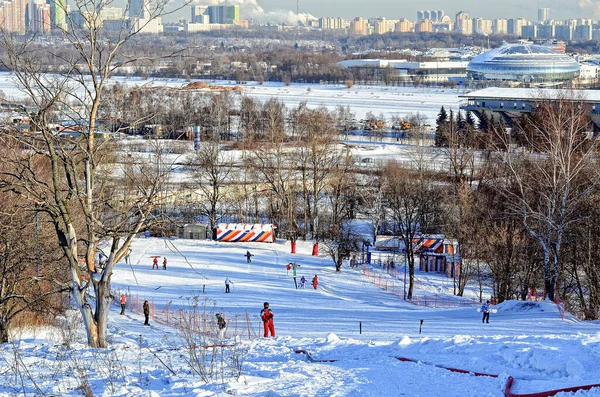 Rusia Moscú Calle Krylatskie Holmy Pista Esquí Equipada Oeste Moscú Imágenes de stock libres de derechos