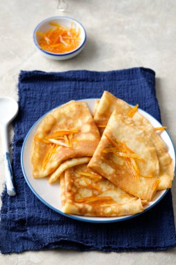 Portakal soslu krep Suzette..