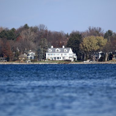 Göl Evi