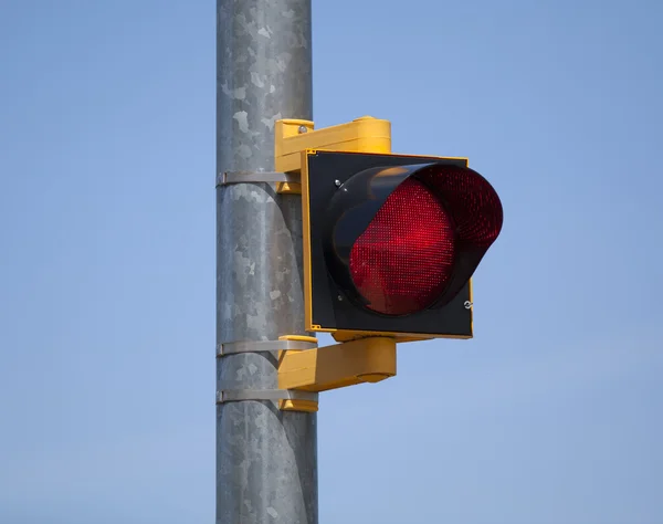 Красный светофор — стоковое фото