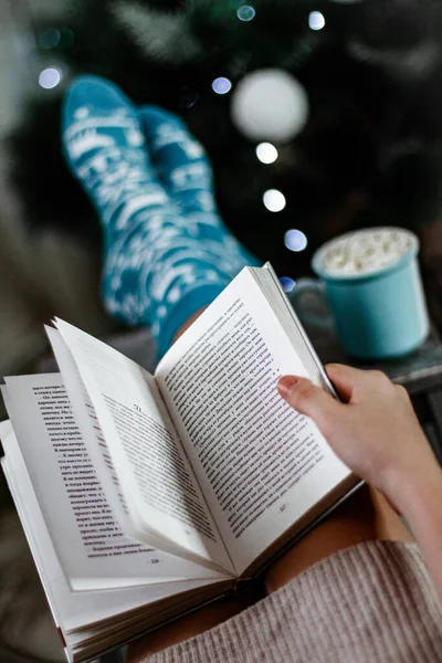 Winter Evening Book Cup Coffee — Stockfoto