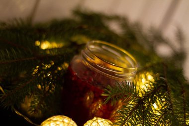 Cam kavanozdaki dut reçeli