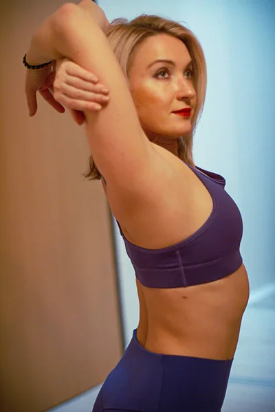 spor salonunda kızı trenler