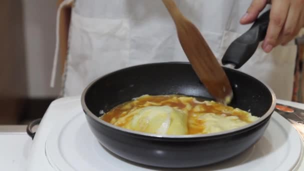 Cocinar para la cena — Vídeo de stock