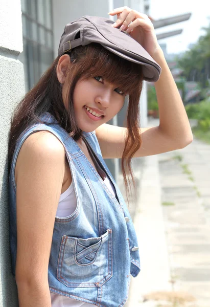 젊은 아시아 여자 — 스톡 사진