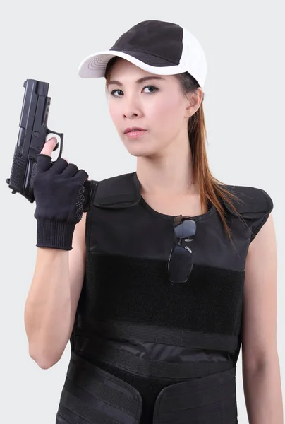 Mujer y arma — Foto de Stock