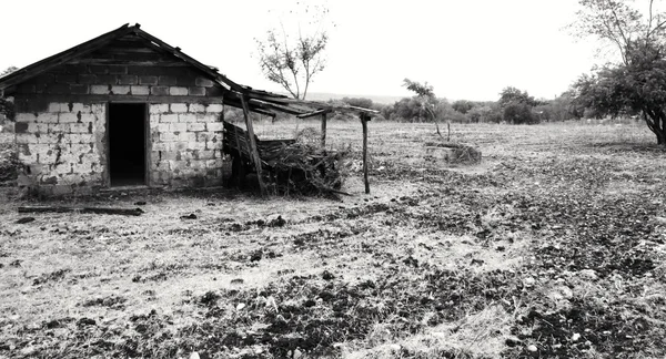 Casa de campo velha — Fotografia de Stock