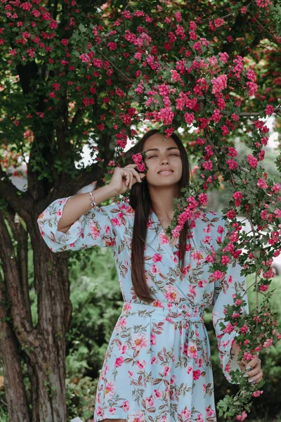 Attractive Young Ukrainian Woman Stands Flowering Tree Model Smiling Posing — Stock Photo, Image